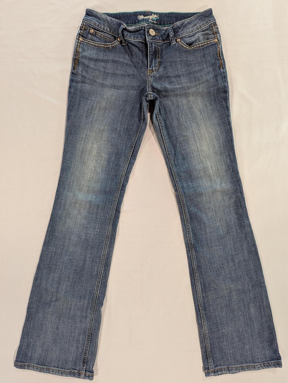 Wrangler Jeans 7x34 Blue Wash Mid Rise Bootcut Stretch Embroidered Denim